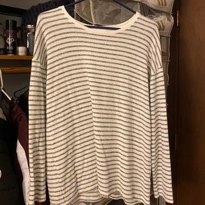 Light weight sweater and very soft!